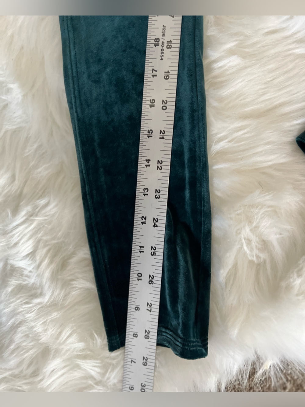 Spanx Velvet dark Green legging NWT size Medium - Picture 8 of 9